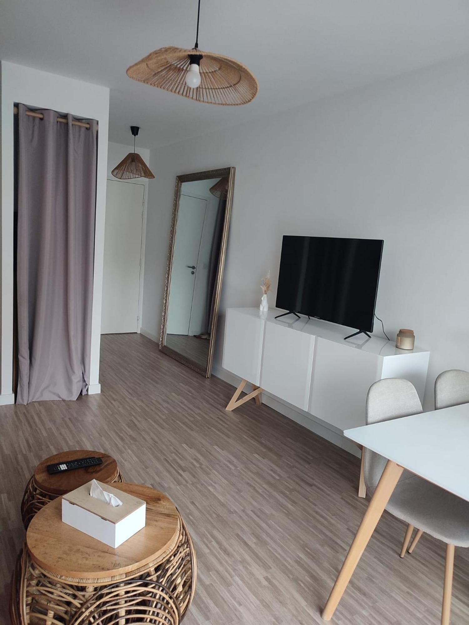 T2 En Centre Ville Avec Place De Parking Privative Le Mans Exterior photo
